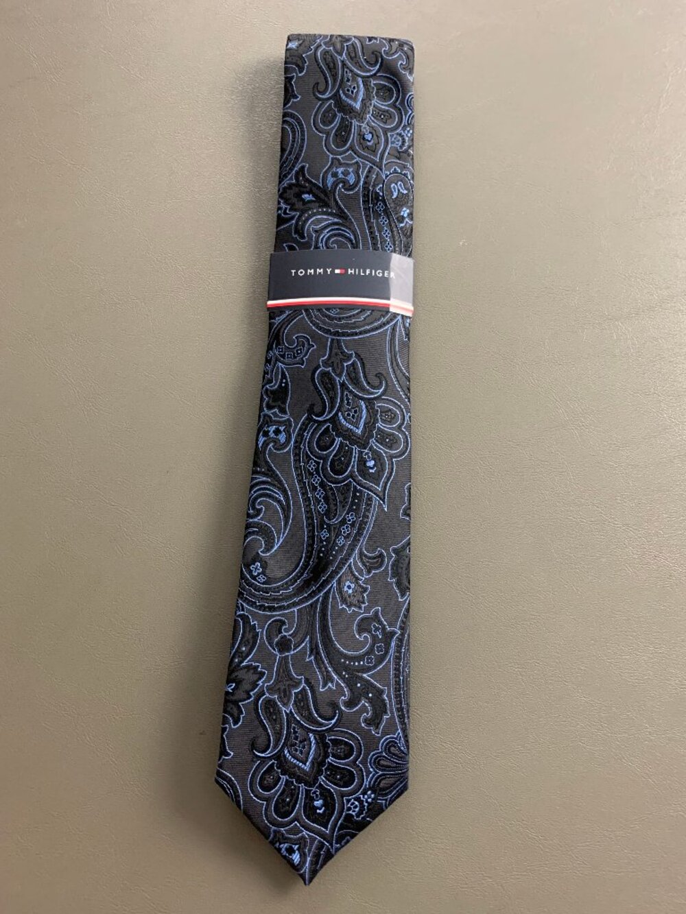 Tommy Hilfiger Men's 3'' Silk Blend Neck Tie, Black Blue Ferris Paisley